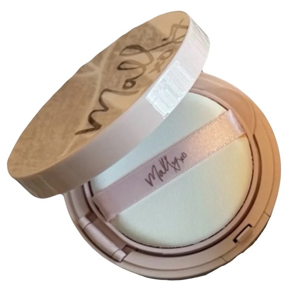 Mally XO Compact Makeup Compact Case Tan Foundation